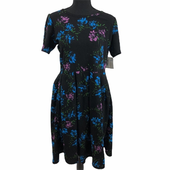 LuLaRoe Dresses & Skirts - LuLaRoe Amelia NWT XL Black with flowers